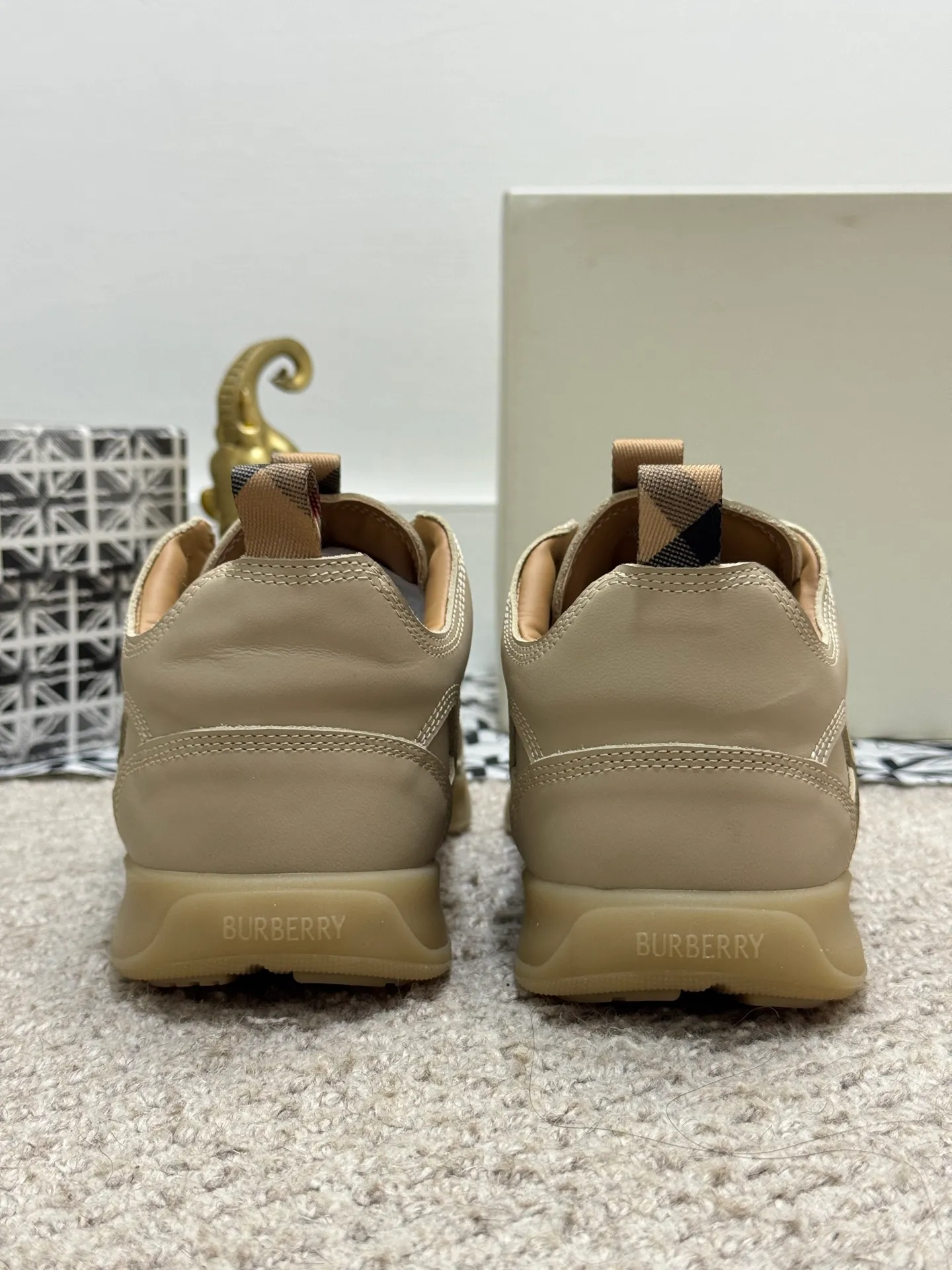 Men's shoes 💰420 [New style] 🐝🐝 [BURBERRY] Burberry - high-end quality original order 🔍🔍🔍 Upper: imported 🔝 calfskin, brand knitted pattern, tongue brand cloth label, lining: sheepskin lining, - outsole: rubber; two-color molded outsole, ultra-high quality control·fine workmanship: highlighted (high-end·luxury·grade) Size :38-44 (45 customized